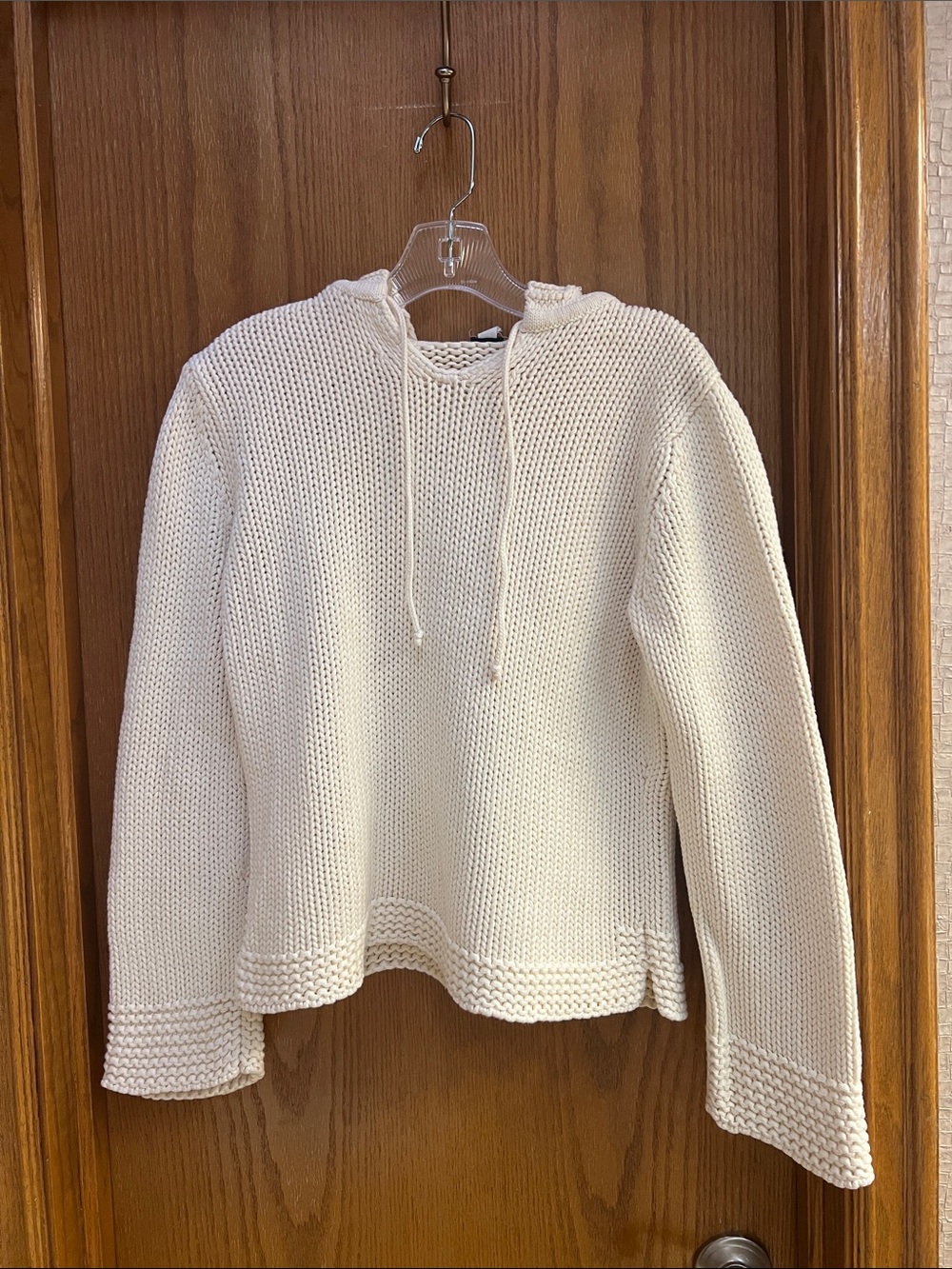 GAP Cream Knit Hoodie Pullover. Medium. Like new.